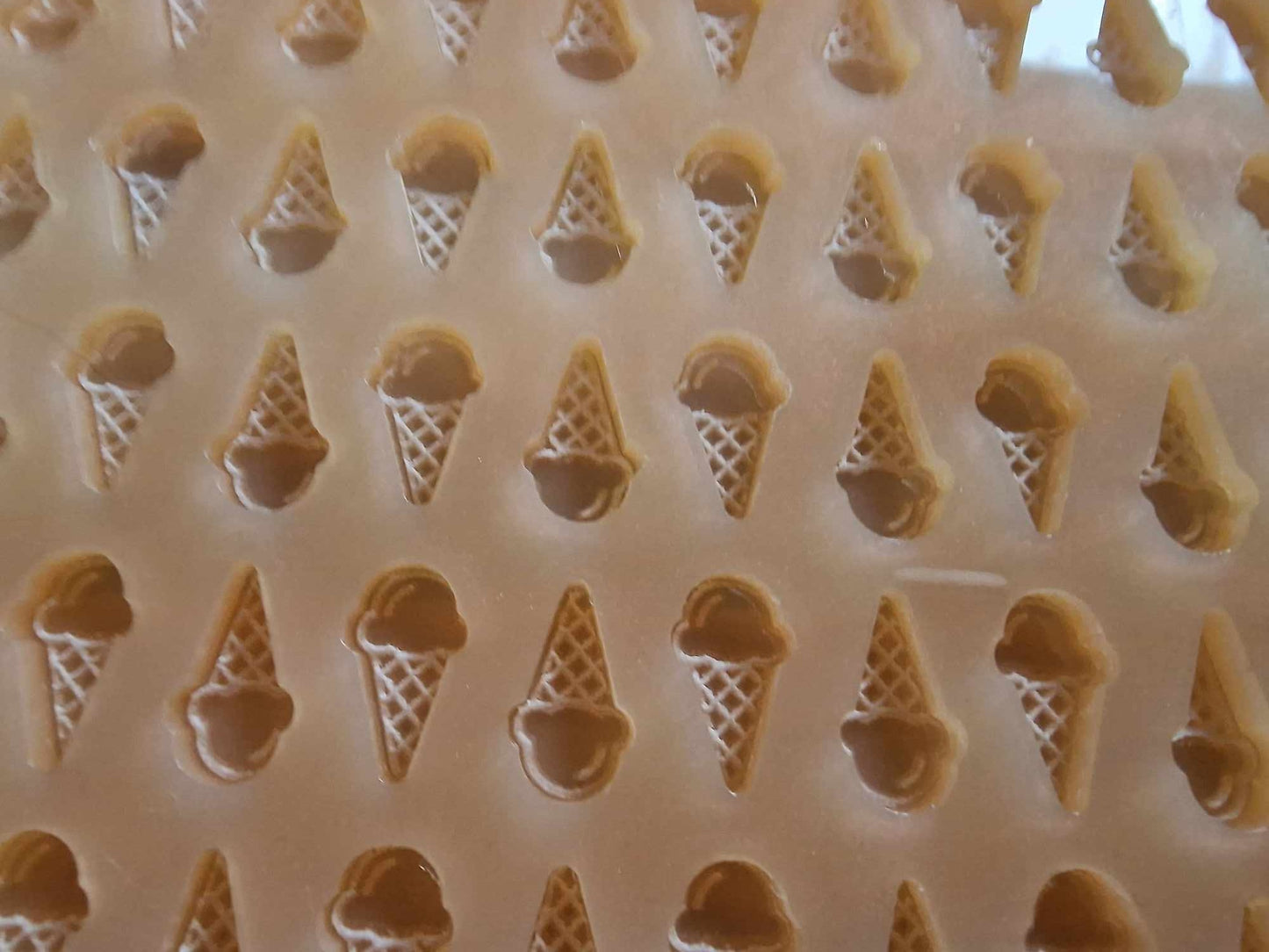 Ice Cream Scoop / Scoopies / Scoopy / Tiny Treats Silicone Mould