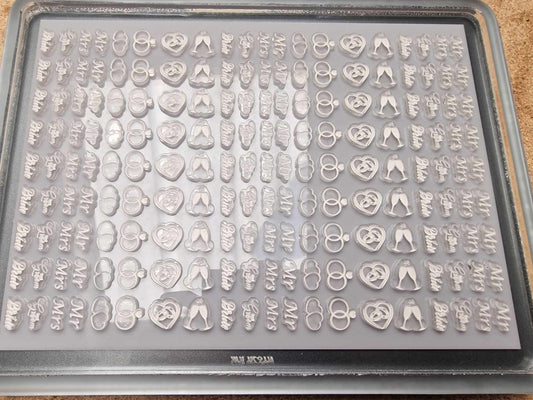 Wedding, Marriage Mr & Mrs Scoop / Scoopy / Scoopies / Gummies / Candy Silicone Mould