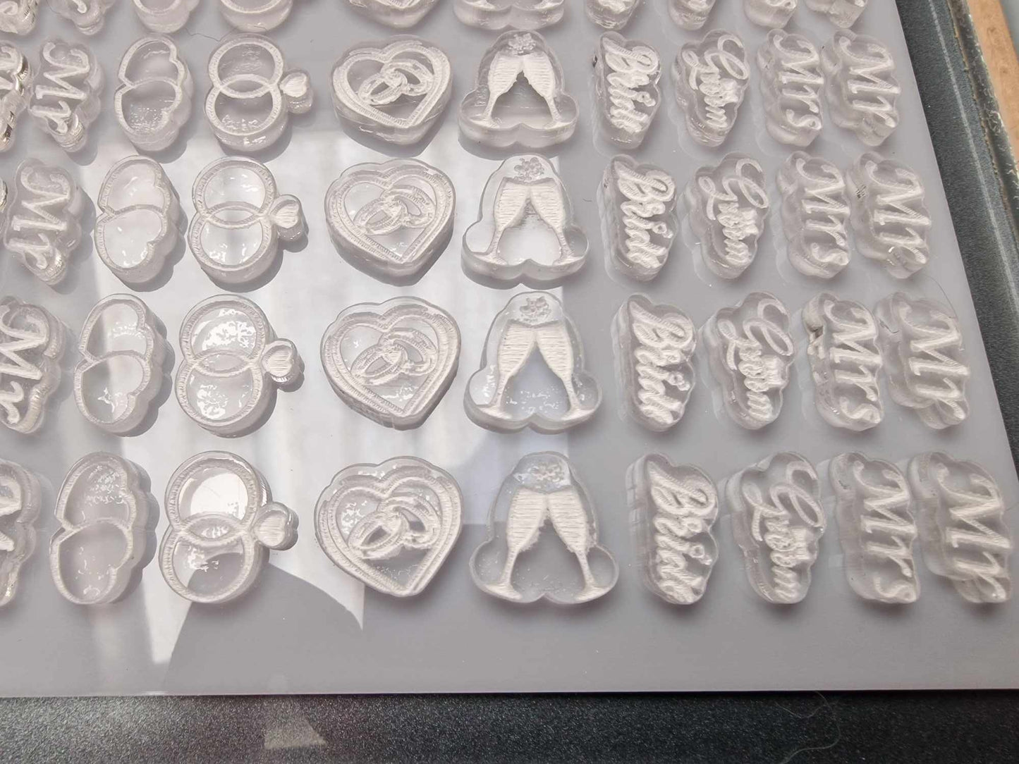 Wedding, Marriage Mr & Mrs Scoop / Scoopy / Scoopies / Gummies / Candy Silicone Mould