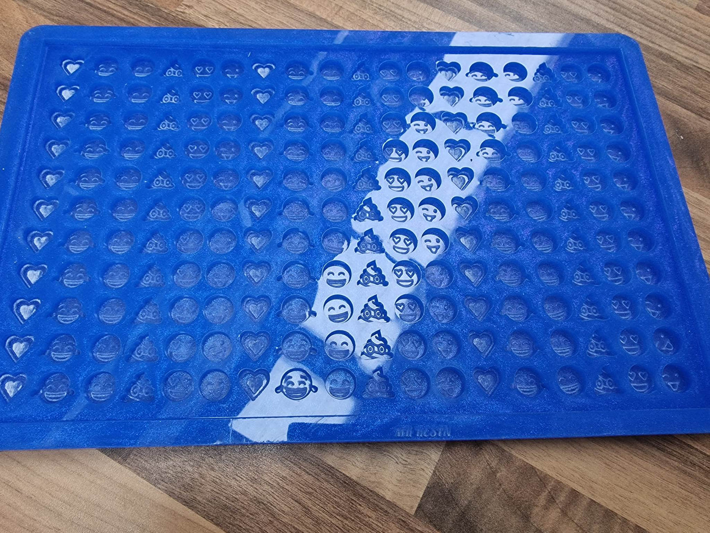 Emoji Scoop / Scoopies / Scoopy / Tiny Melts Silicone Mould