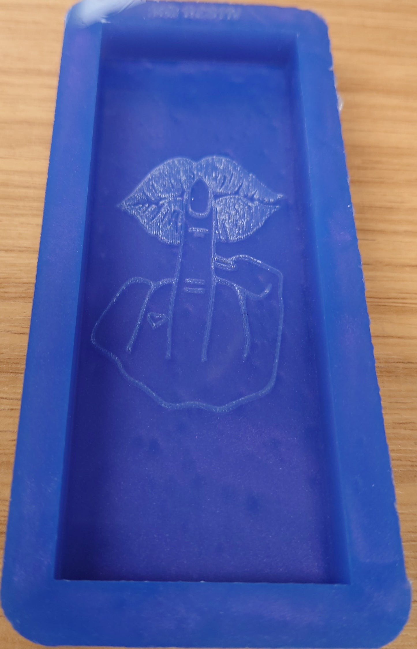 Kissing Lips Flipping the Bird Wax Bar Silicone Mould